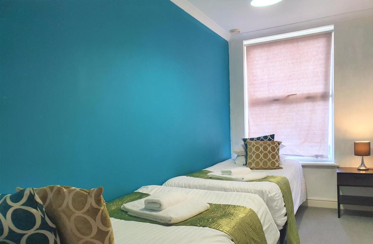 Old Town Apartments 스윈던 외부 사진