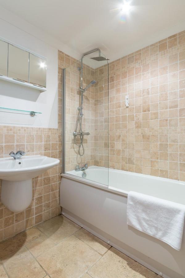 Old Town Apartments 스윈던 외부 사진